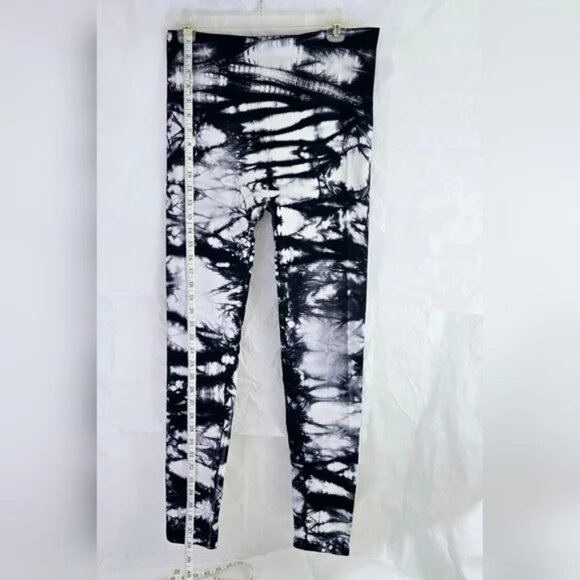 French Laundry Black & White Tie-Dye Stretch Leggings High Waist Comfy Sz L/XL - Picture 2 of 9